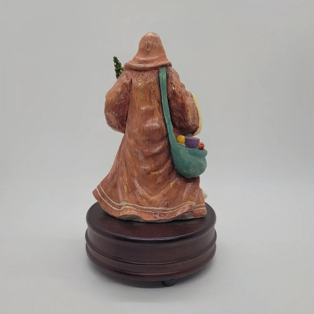 Vintage 1989 Arnart Christmas Memories Musical Santa Claus Figurine 7 Inch